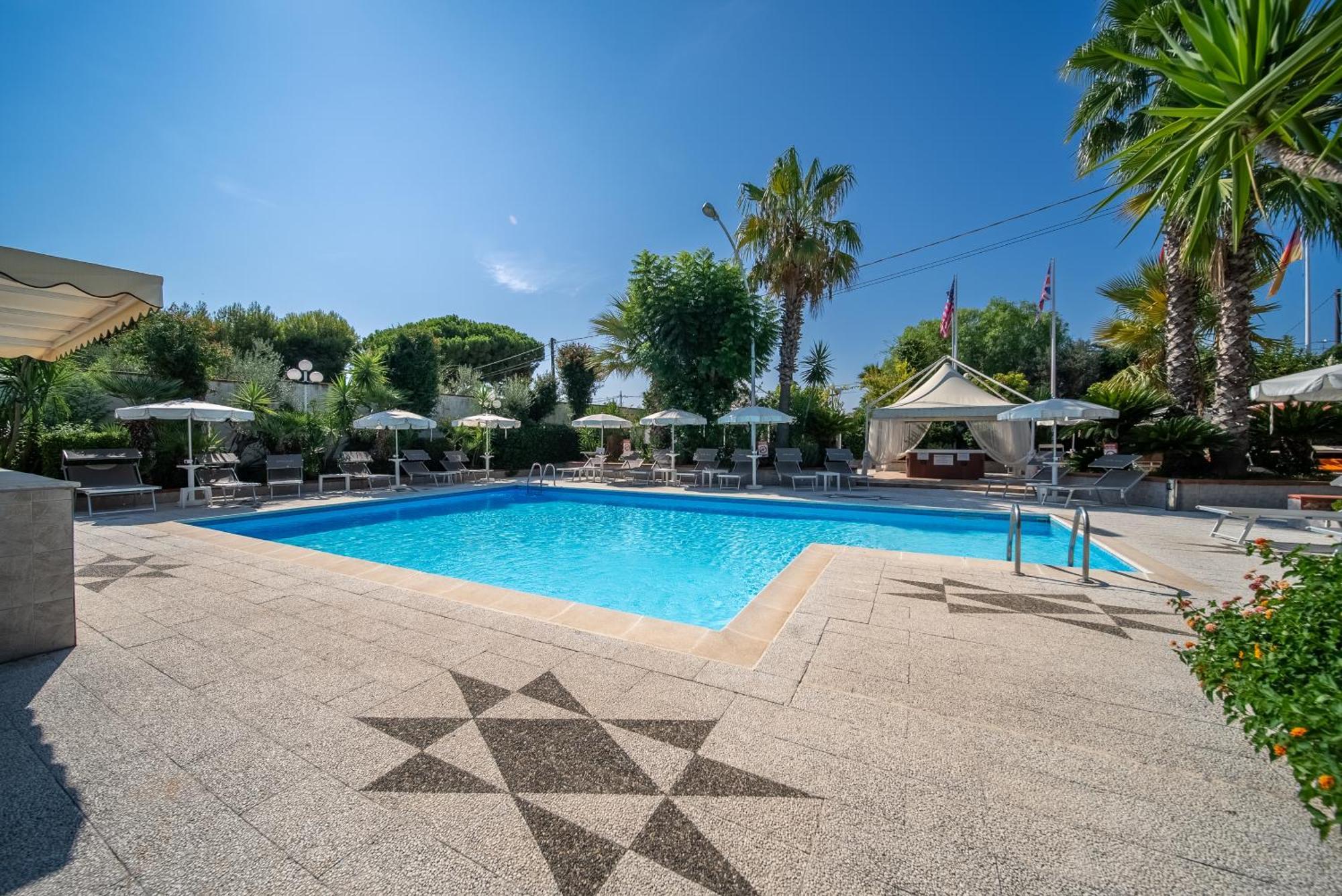 Hotel Villa Bisceglie Exterior foto