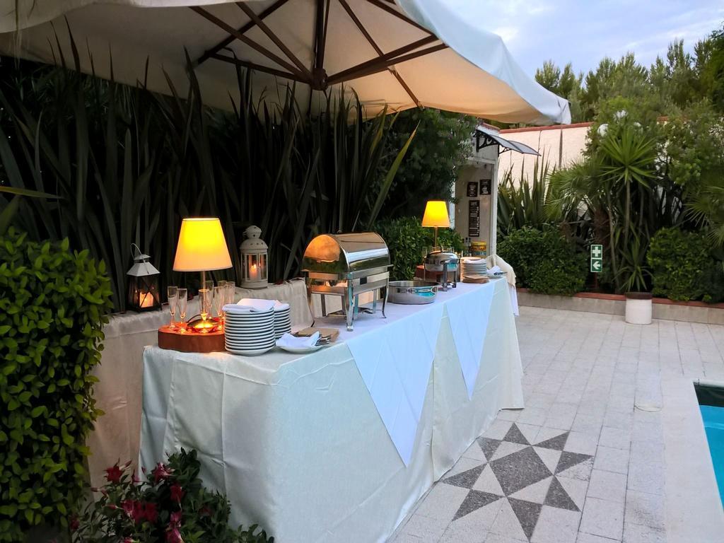 Hotel Villa Bisceglie Exterior foto